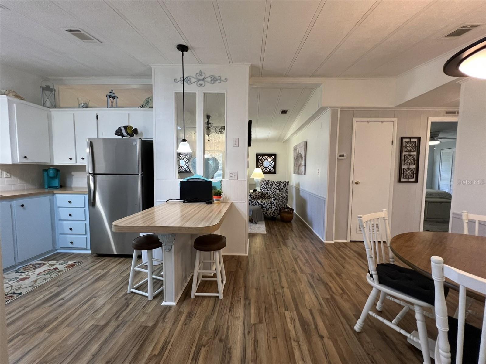 FLORAL LAKES - Residential