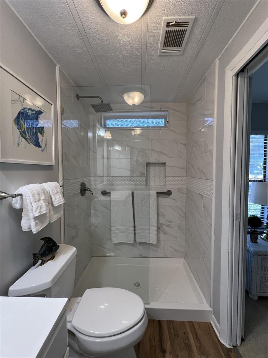 FLORAL LAKES - Residential