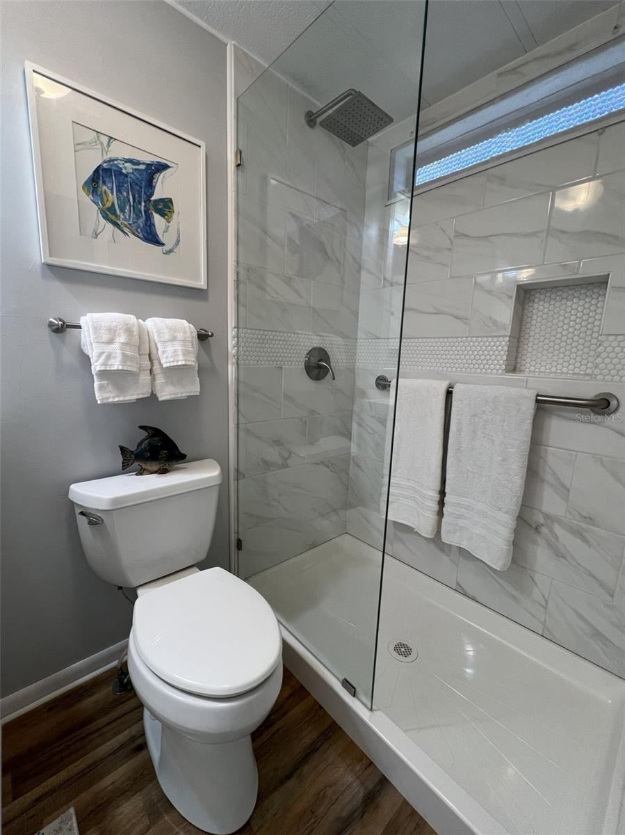 FLORAL LAKES - Residential