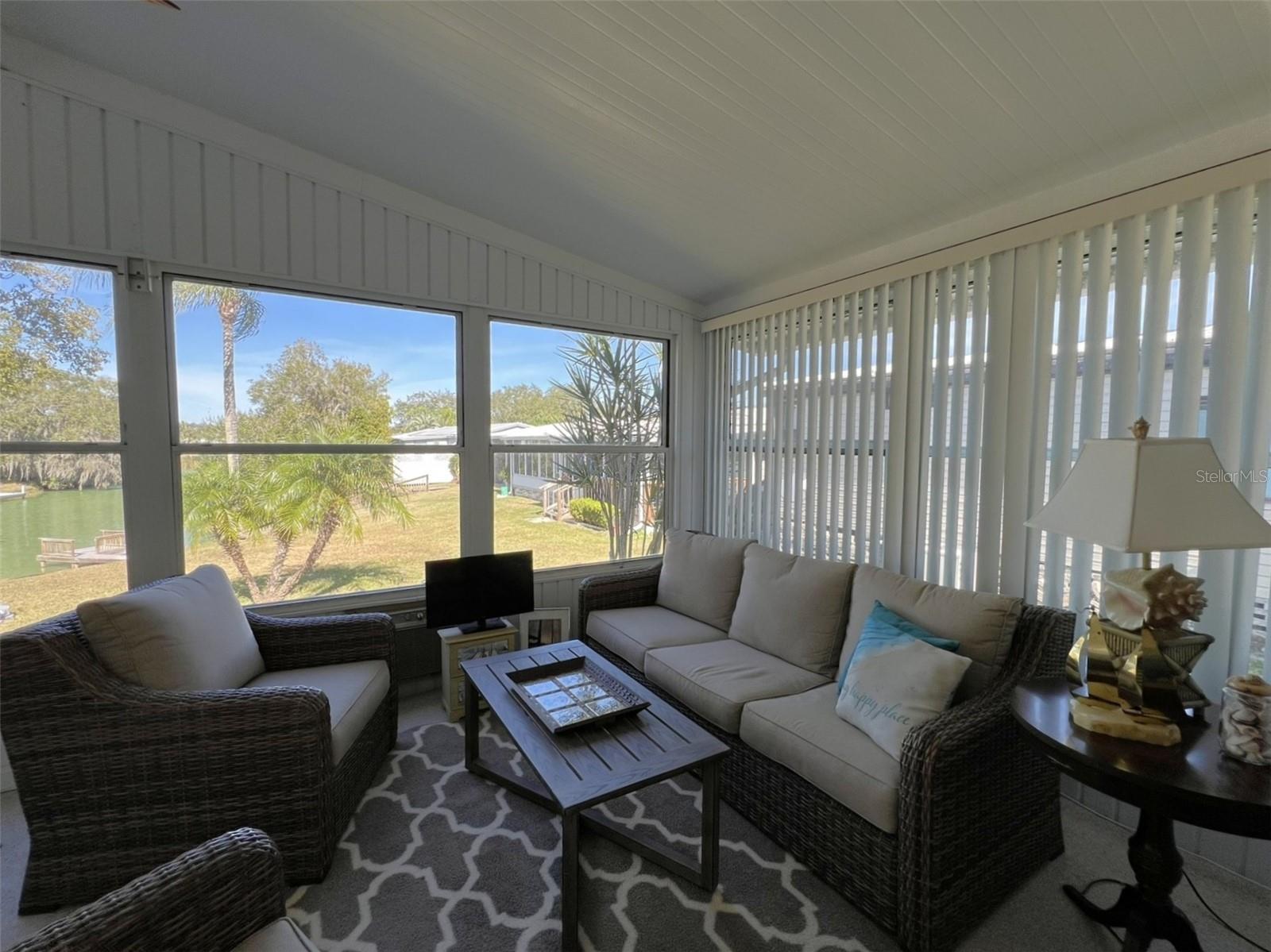 FLORAL LAKES - Residential