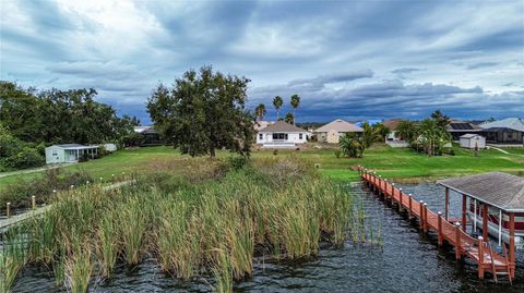 A home in WINTER HAVEN