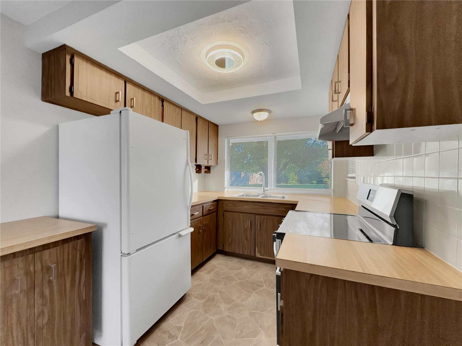 EMBASSY HILLS - Residential Lease