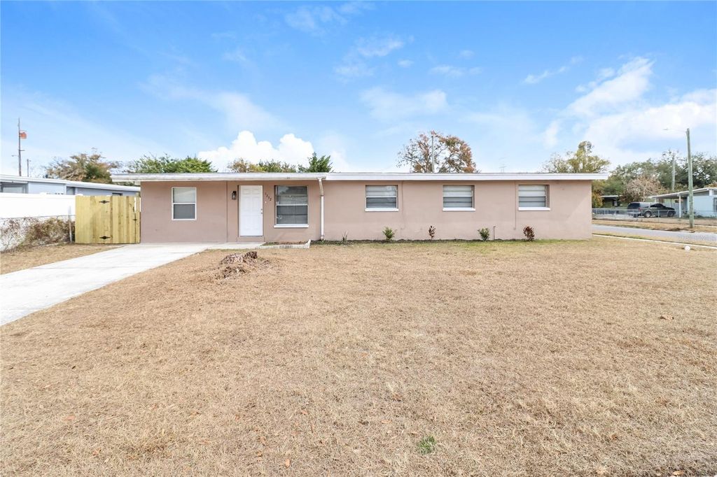 Photo of 1332 Warrington Way, Tampa, FL 33619 (MLS # TB8476162)