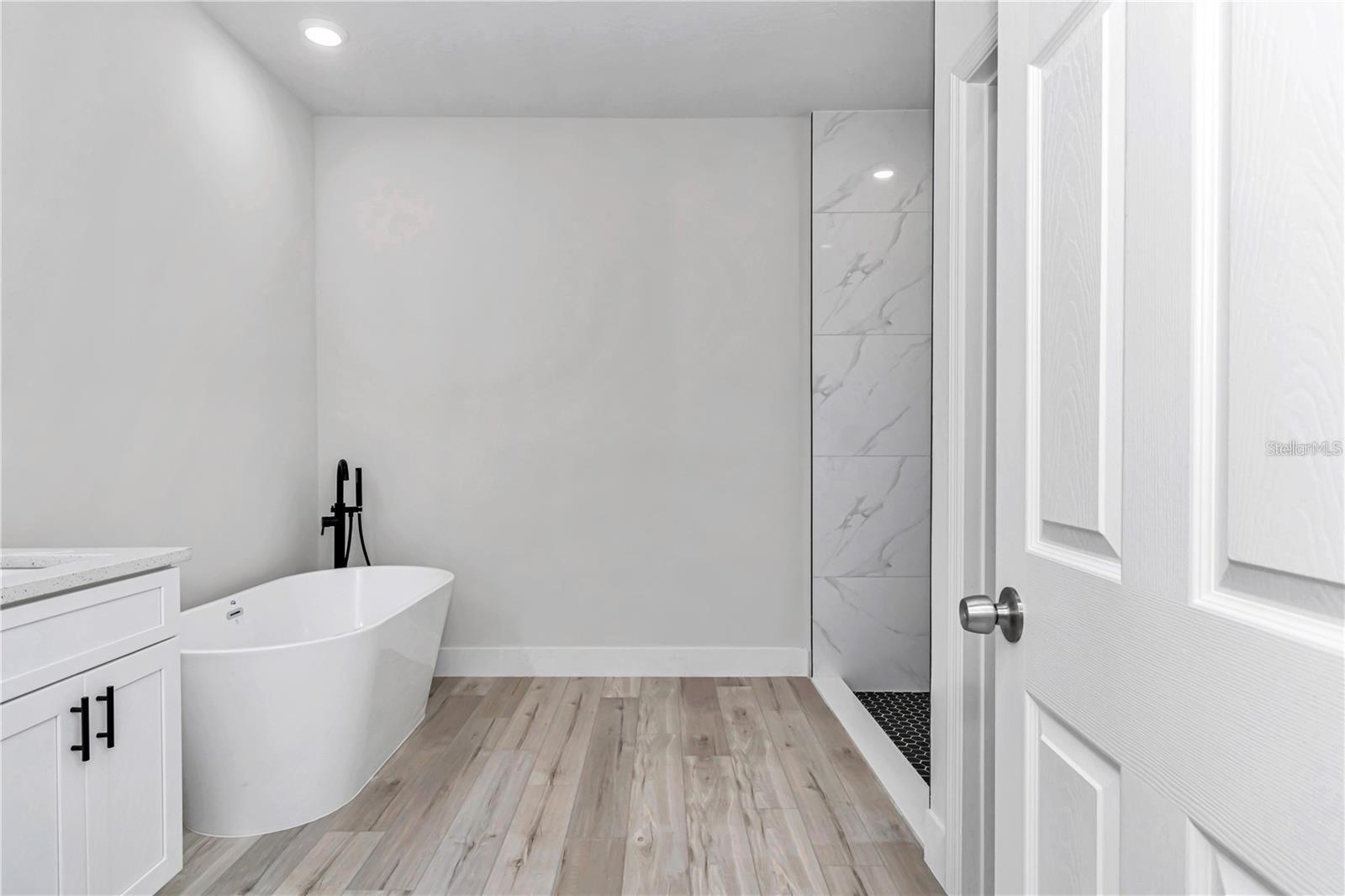 MARION OAKS UN 10 - Residential Lease