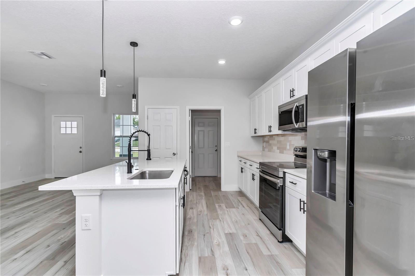 MARION OAKS UN 10 - Residential Lease