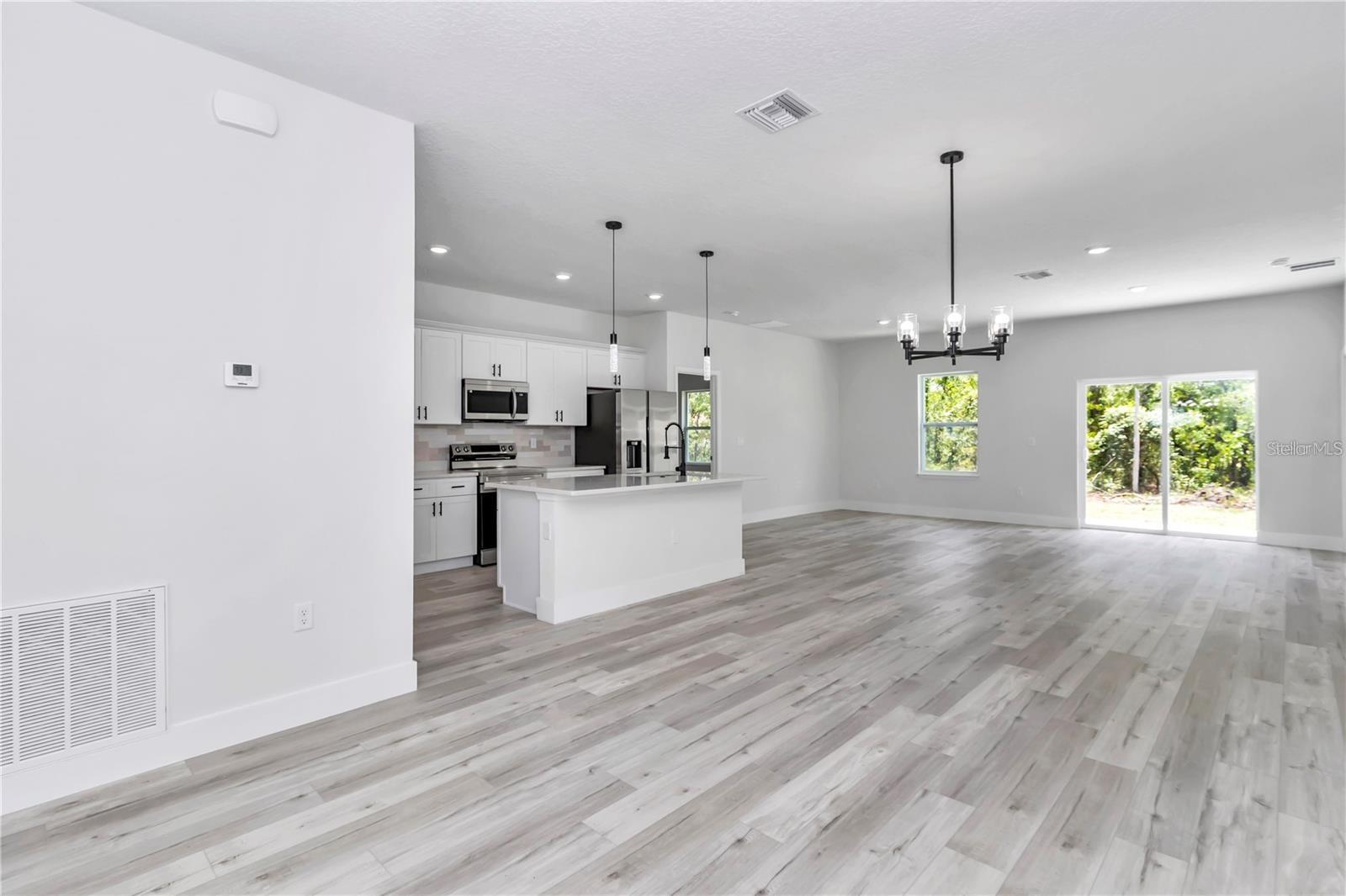 MARION OAKS UN 10 - Residential Lease