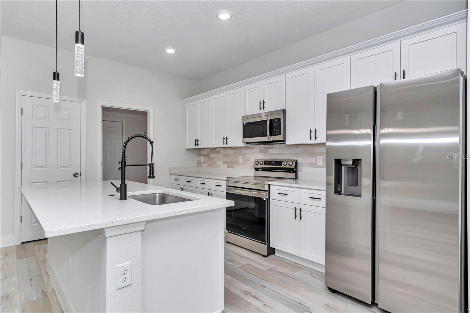 MARION OAKS UN 10 - Residential Lease