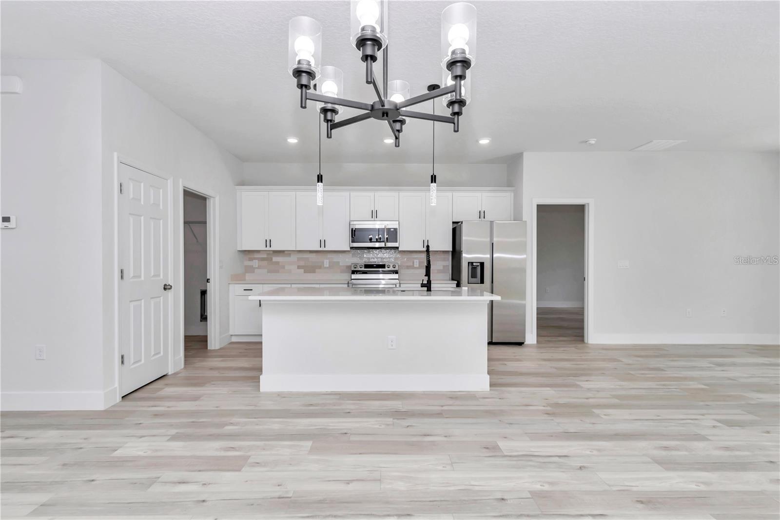 MARION OAKS UN 10 - Residential Lease