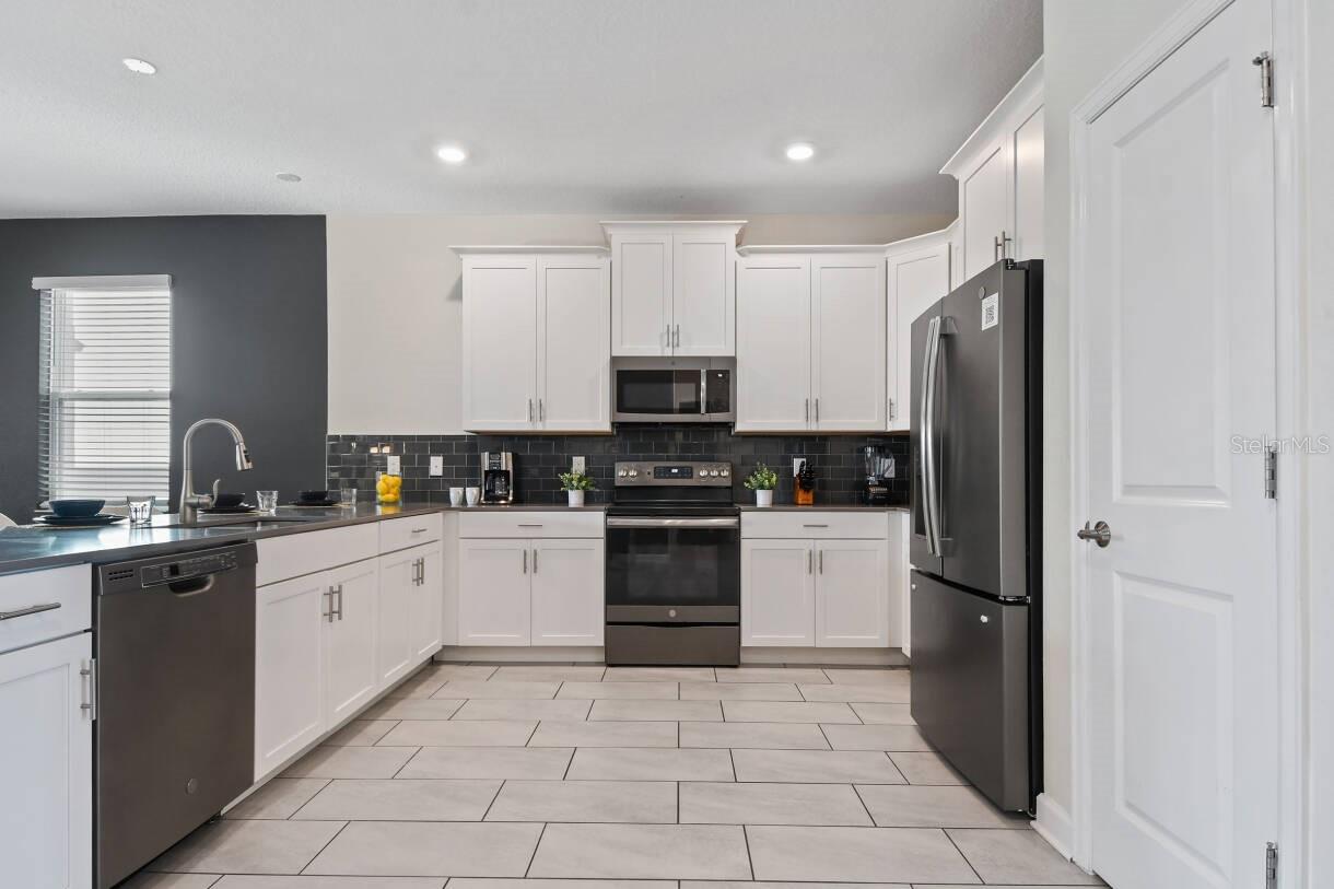 COVE AT STOREY LAKE II - Residential