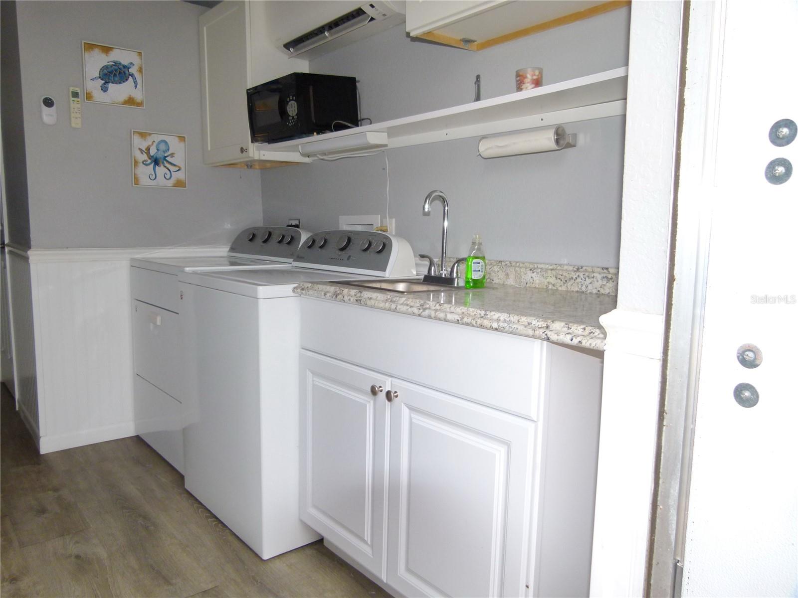 SILVER PALMS RV RESORT - Land