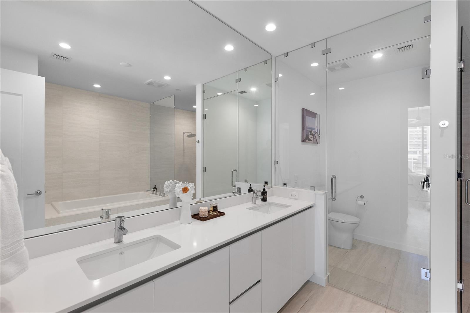 BAYSO SARASOTA - Residential