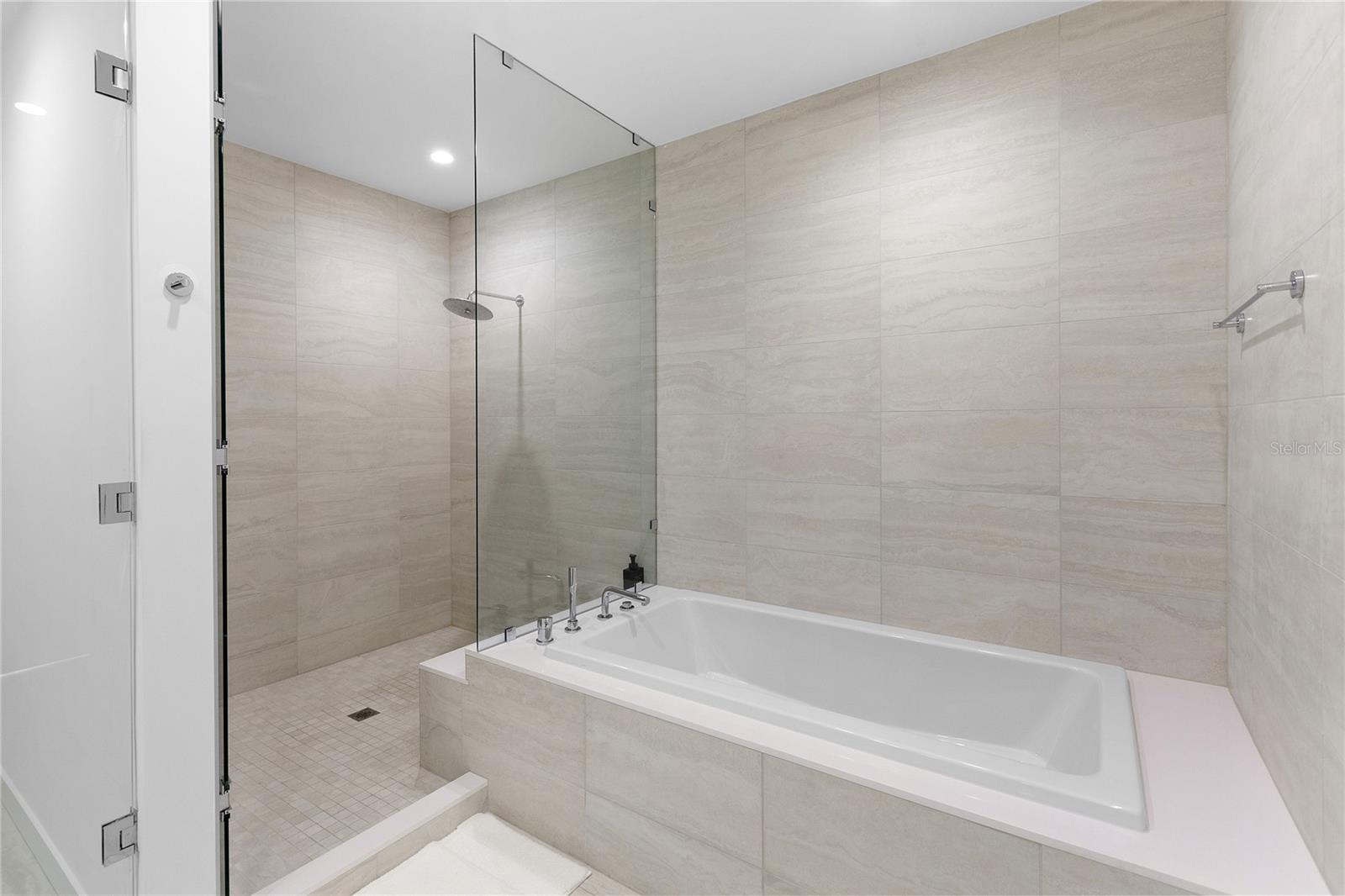 BAYSO SARASOTA - Residential