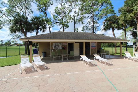 A home in WINTER HAVEN