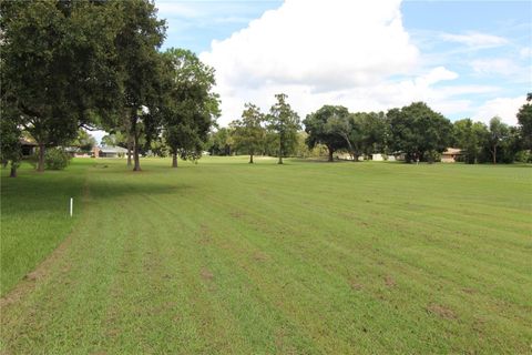 A home in WINTER HAVEN