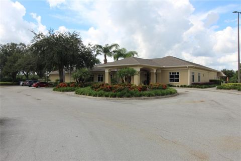 A home in WINTER HAVEN