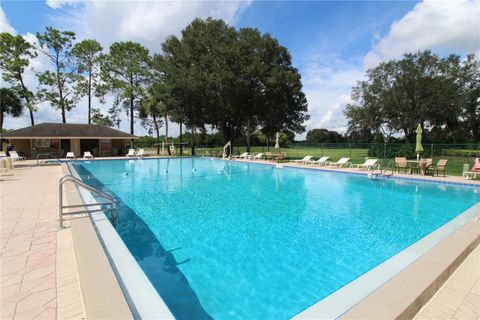 A home in WINTER HAVEN