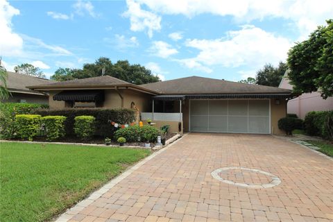 A home in WINTER HAVEN