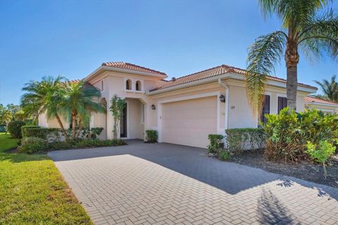 A home in NORTH VENICE