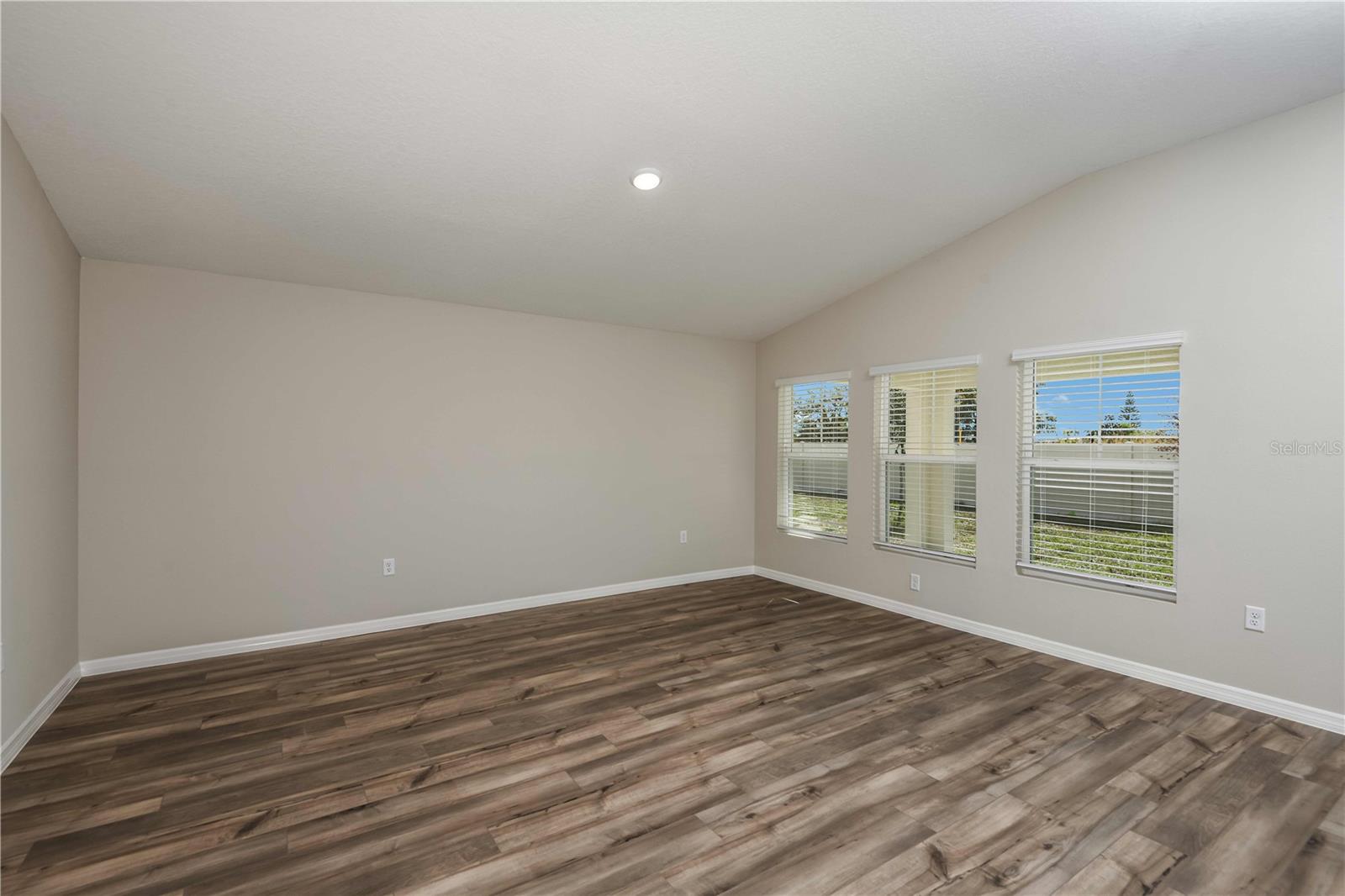 TWO RIVERS - Residential