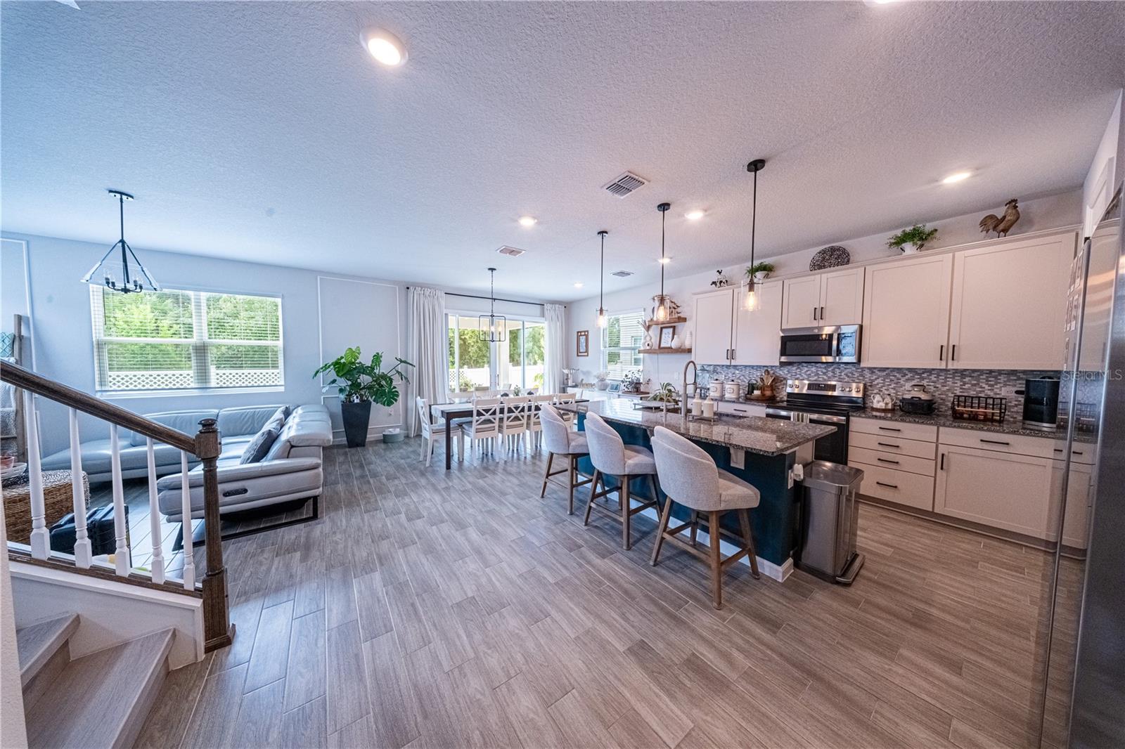 4210 SOUTHERN VISTA LOOP