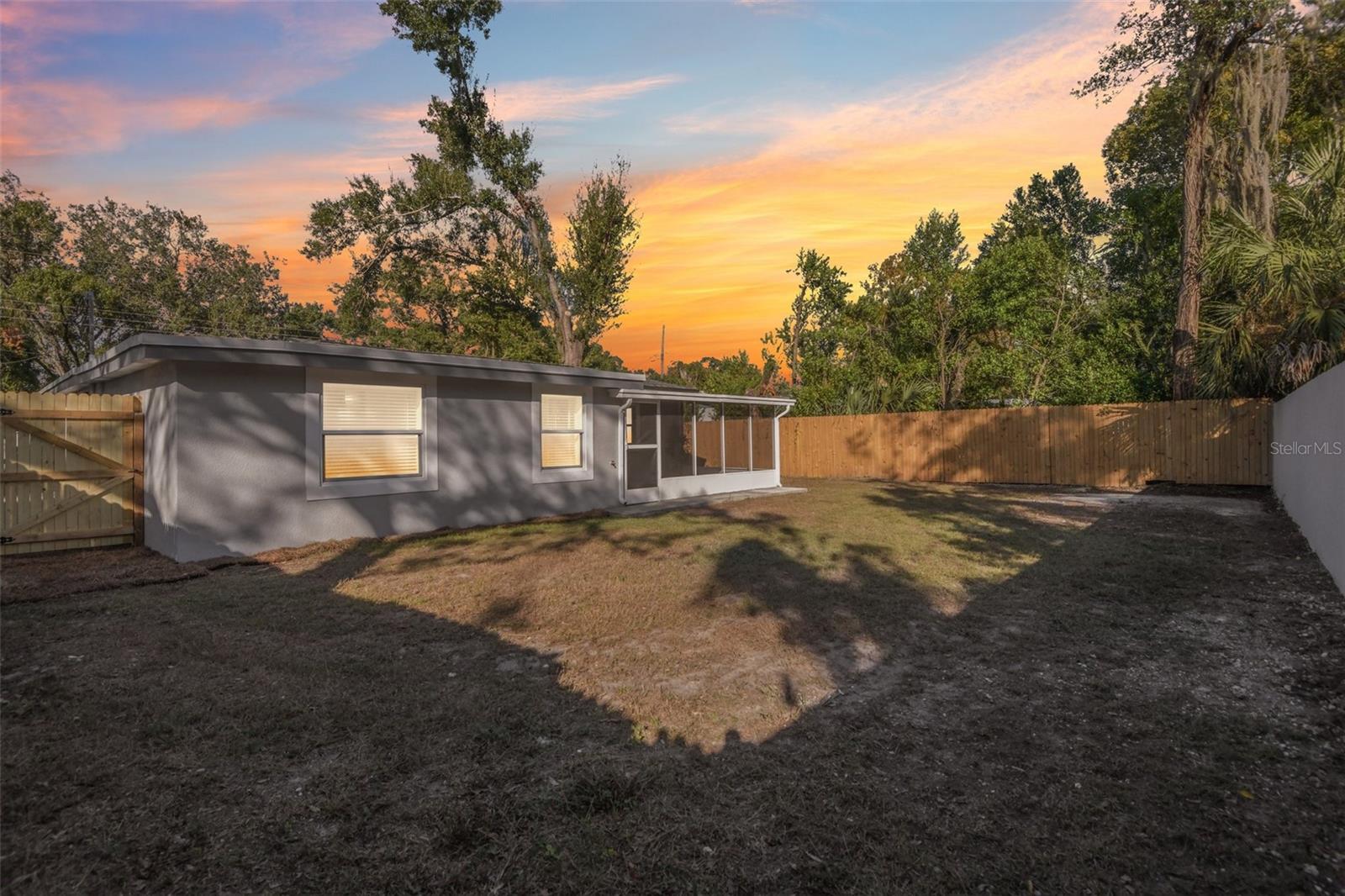 RAMONA PARK - Residential