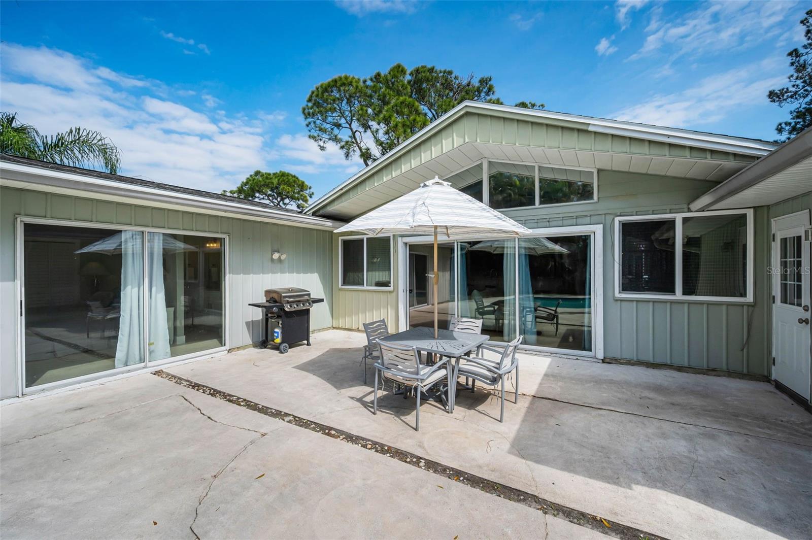 WHISPERING FOREST - Residential