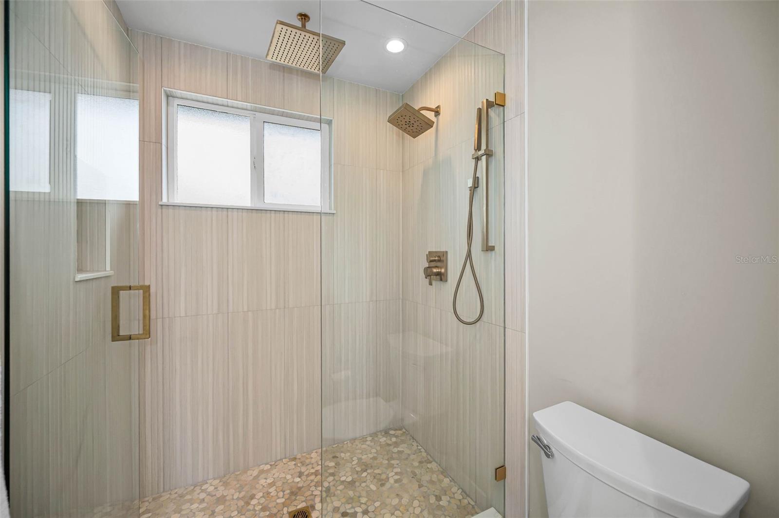 WHISPERING FOREST - Residential