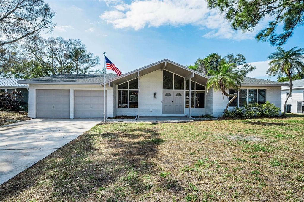 Photo of 7692 132nd Way, Seminole, FL 33776 (MLS # TB8482842)