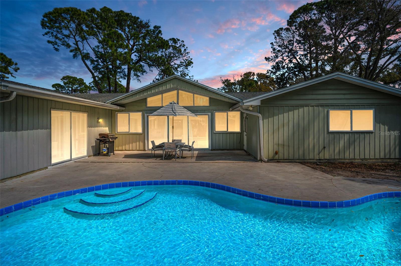 WHISPERING FOREST - Residential