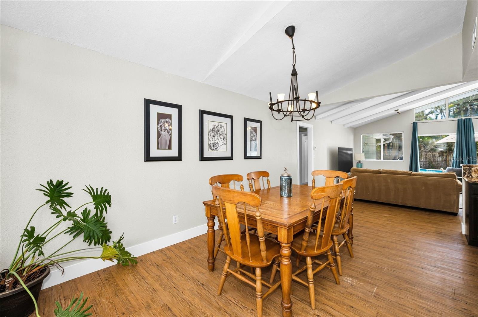 WHISPERING FOREST - Residential