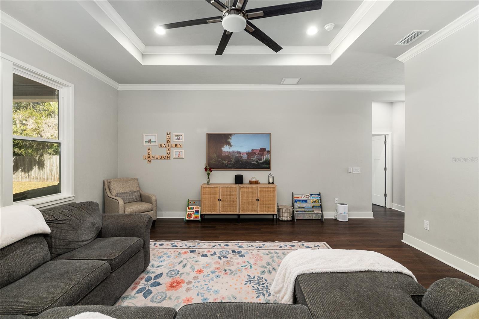 WESTON OAKS - Residential