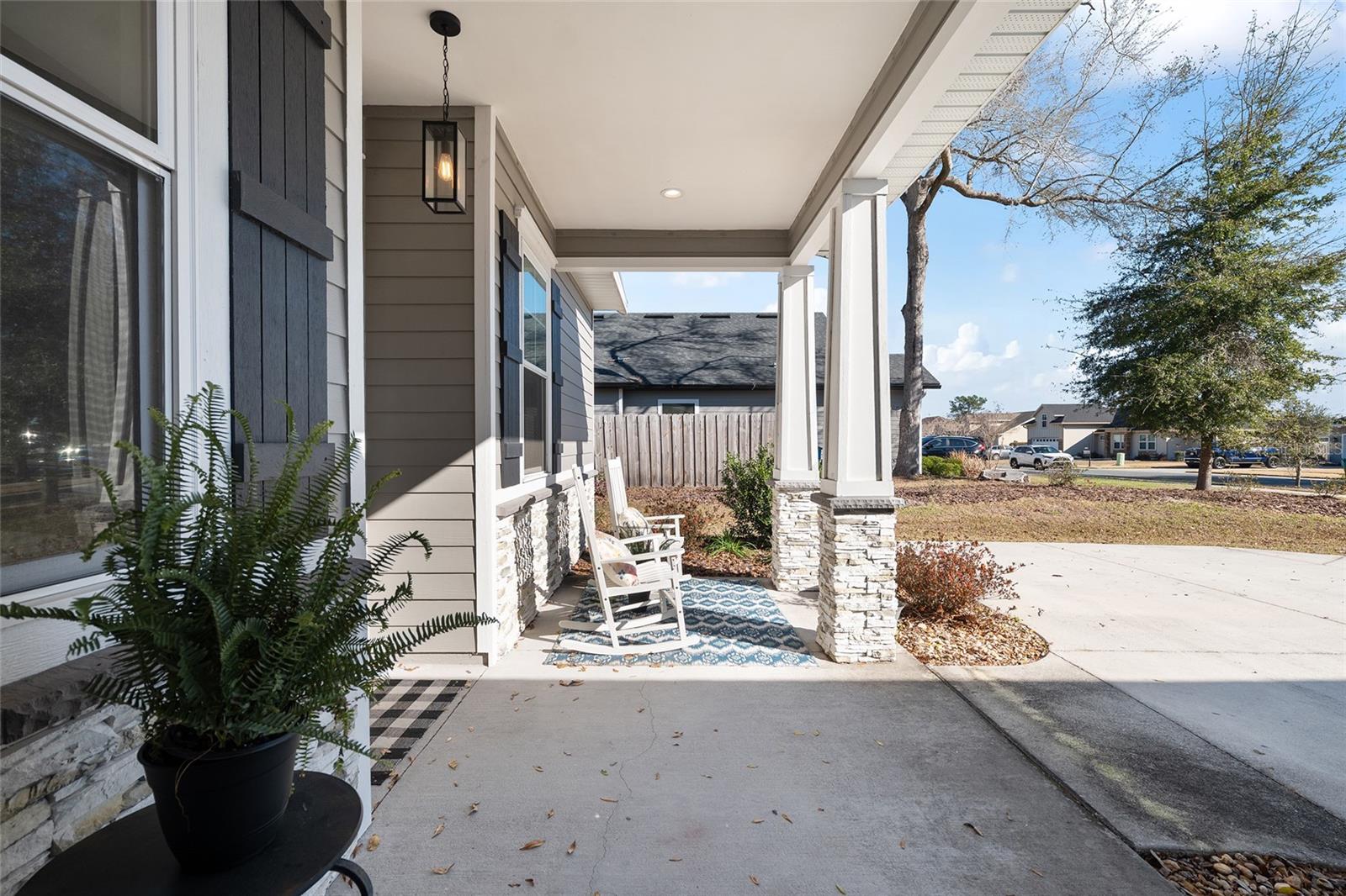 WESTON OAKS - Residential