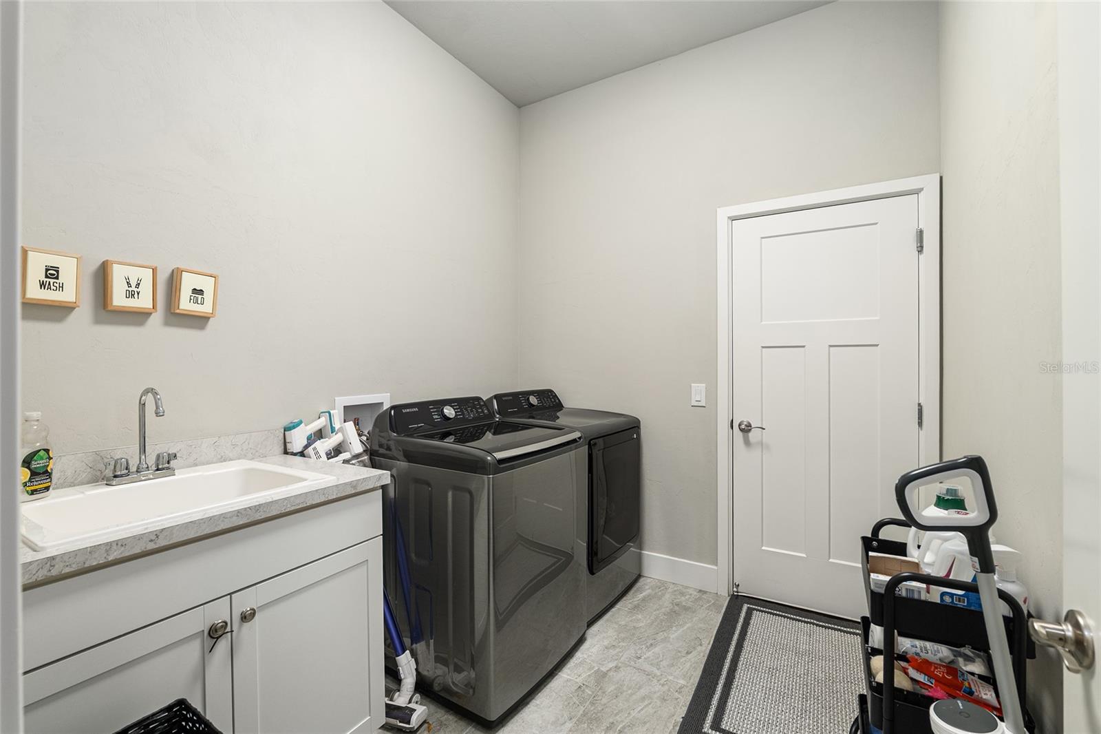 WESTON OAKS - Residential