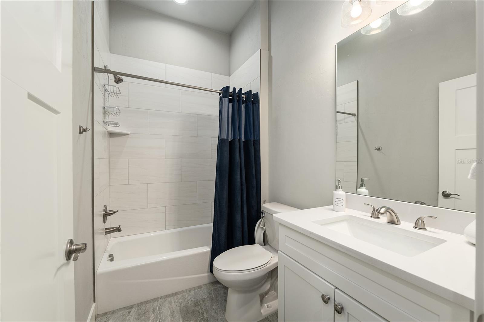 WESTON OAKS - Residential