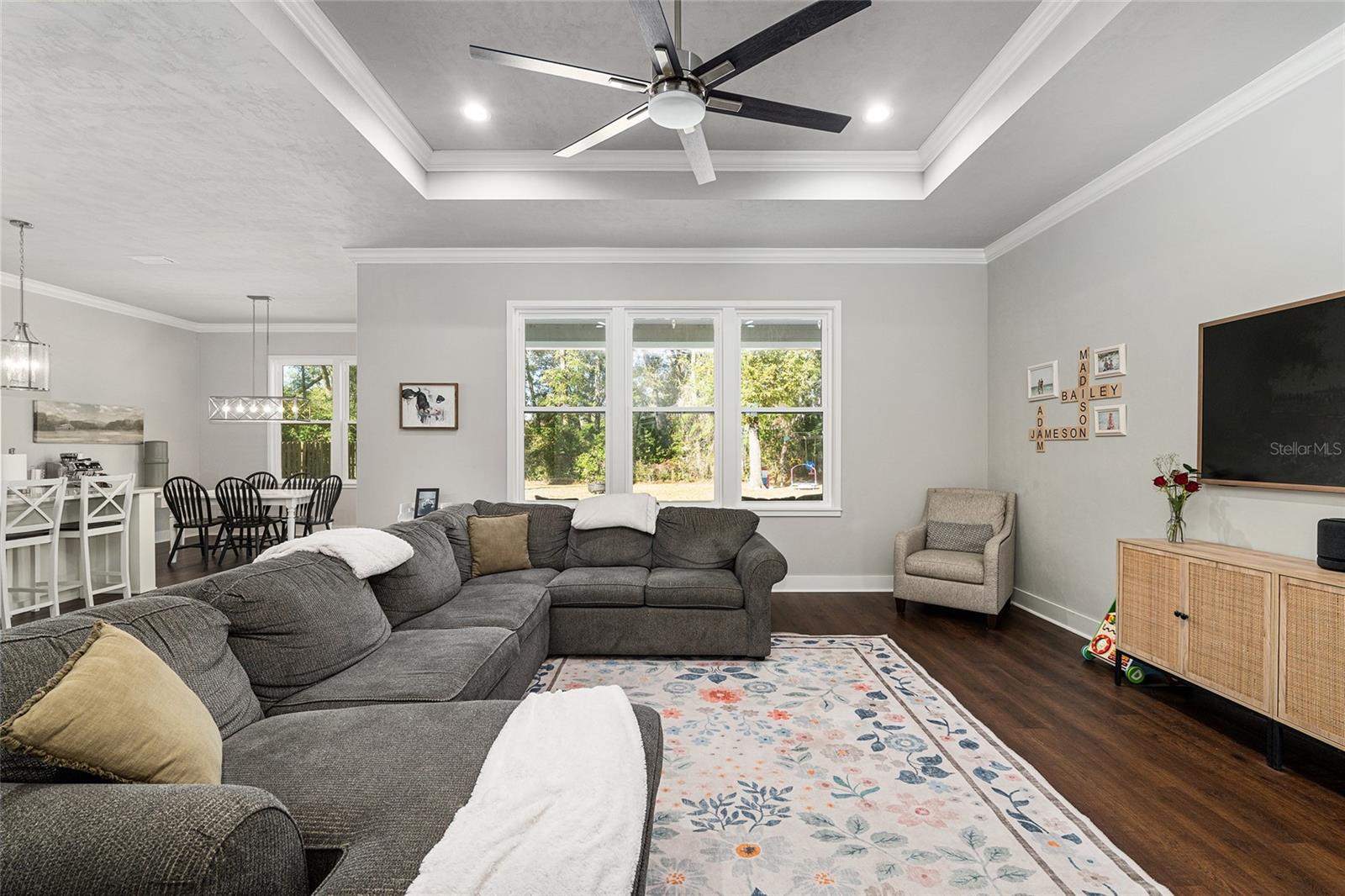 WESTON OAKS - Residential