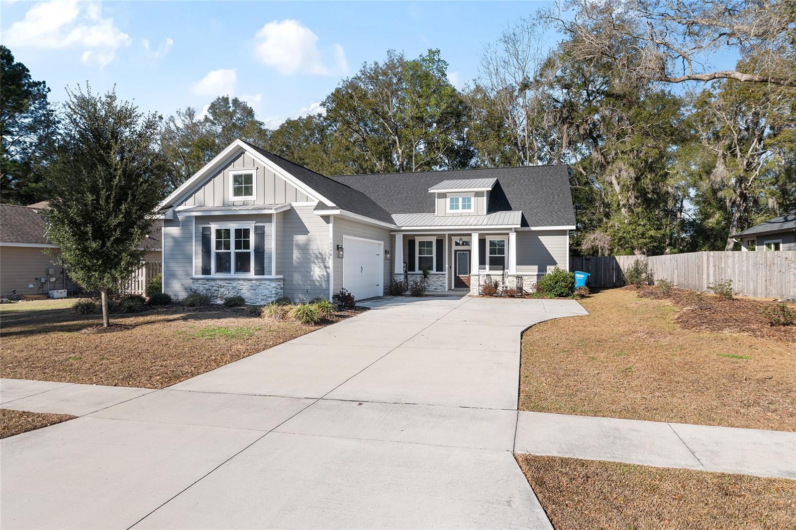 WESTON OAKS - Residential