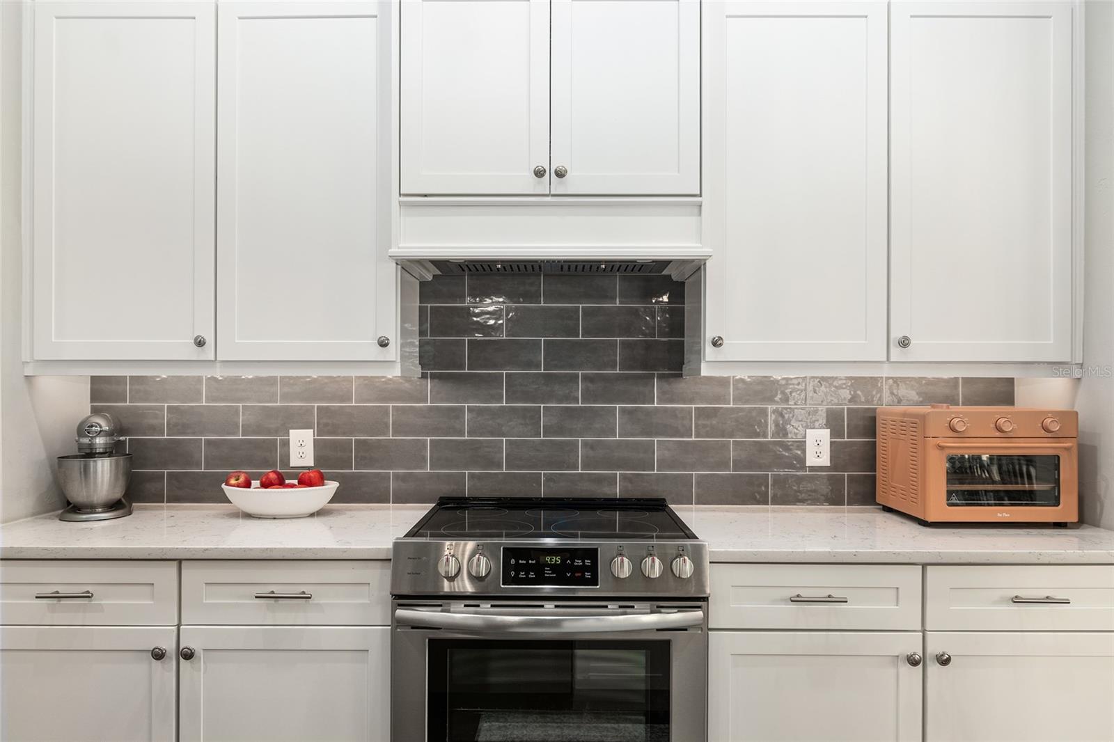 WESTON OAKS - Residential