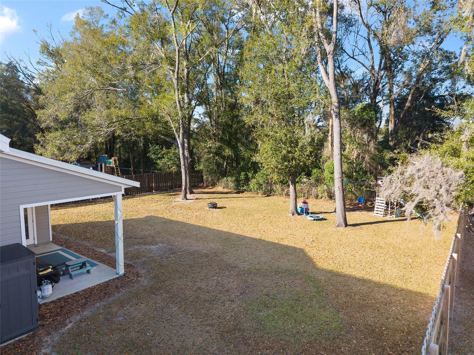 WESTON OAKS - Residential