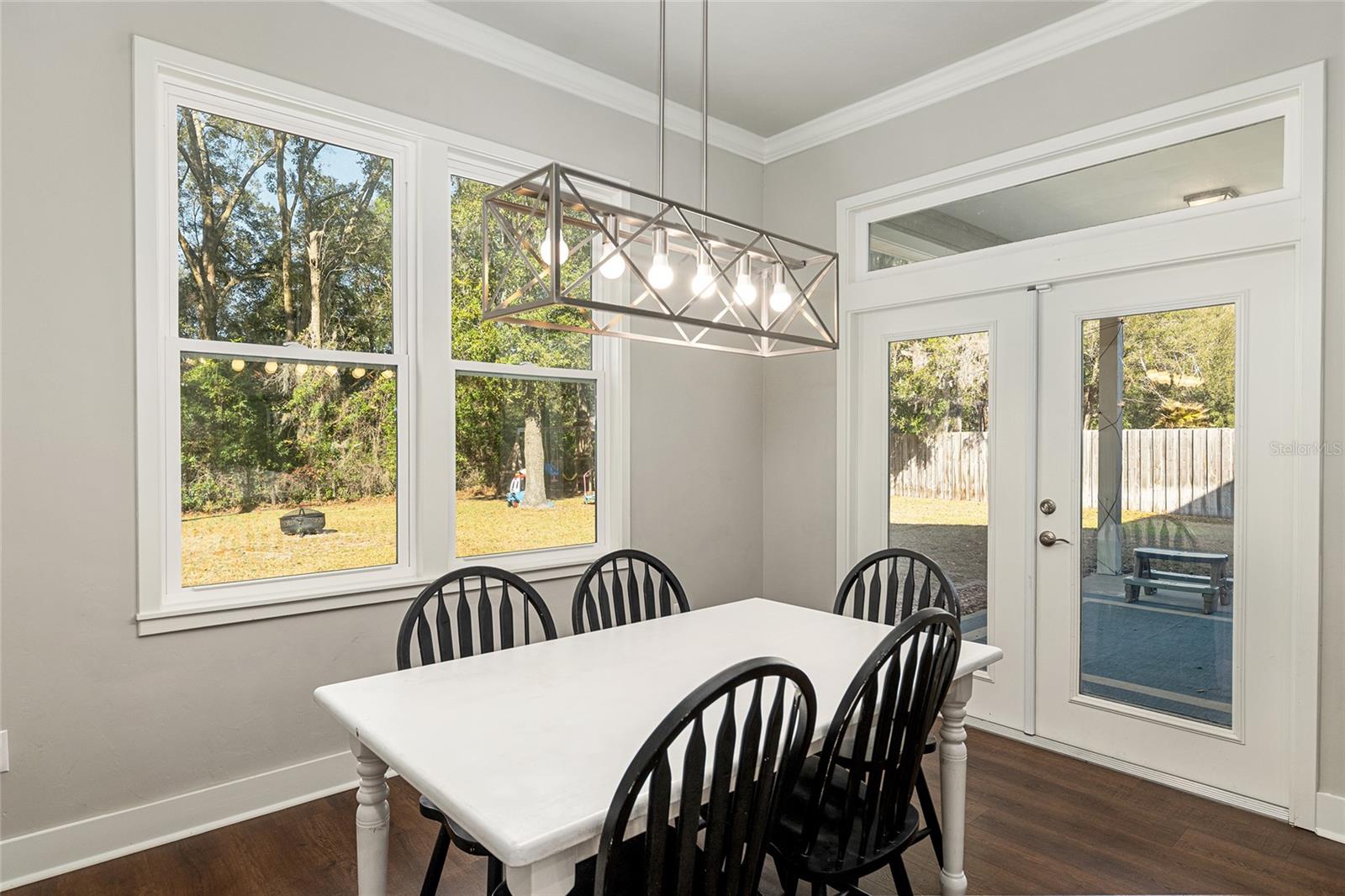 WESTON OAKS - Residential