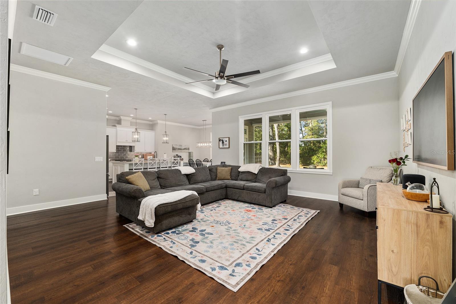 WESTON OAKS - Residential