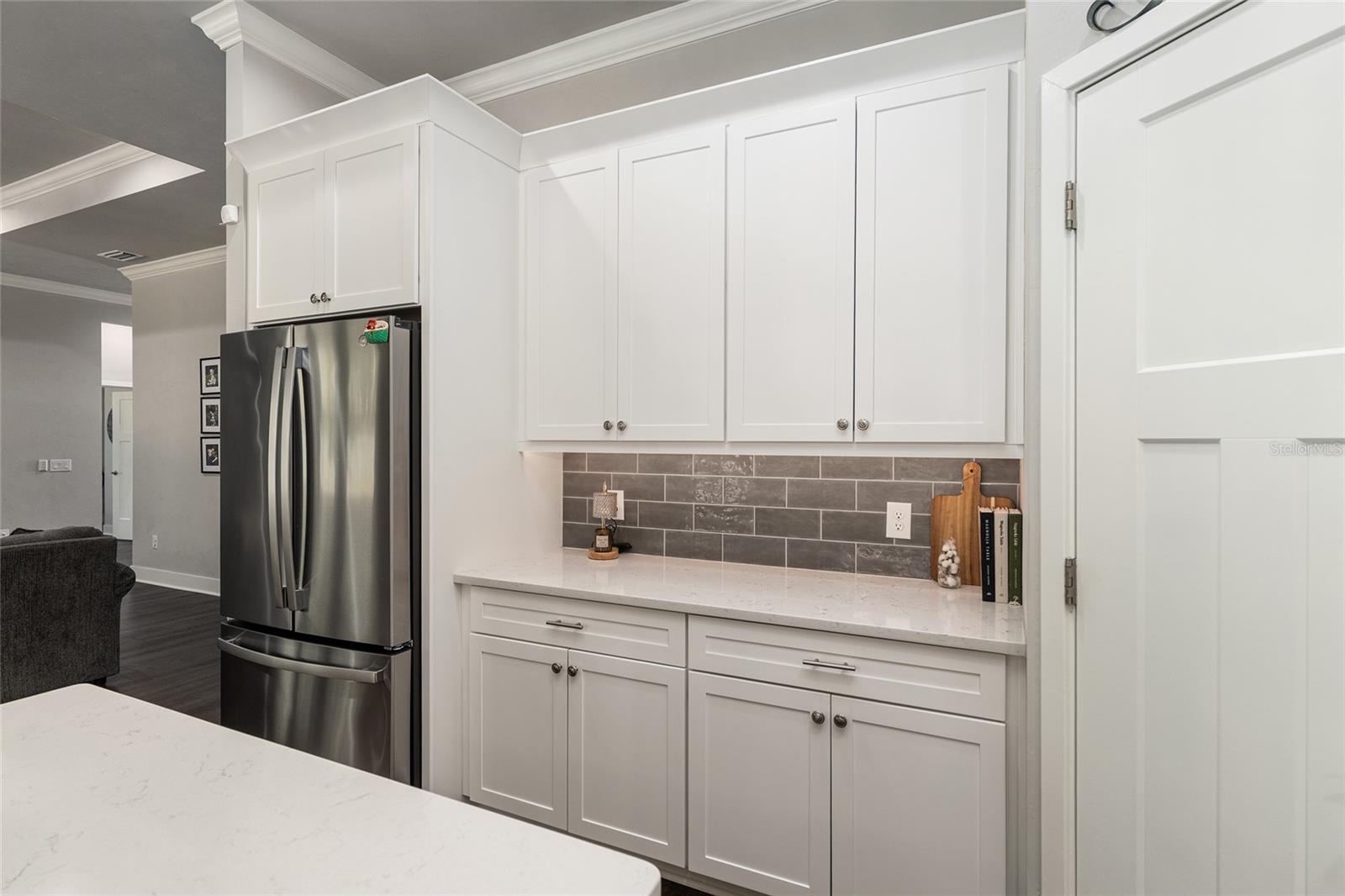 WESTON OAKS - Residential