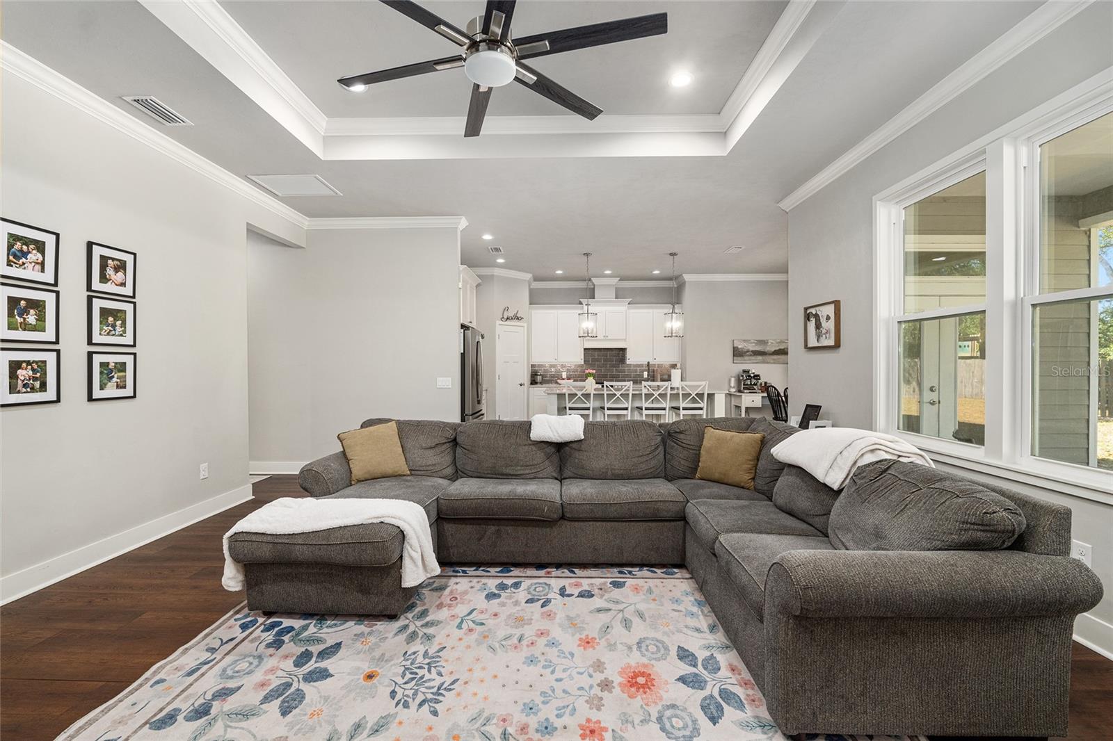 WESTON OAKS - Residential