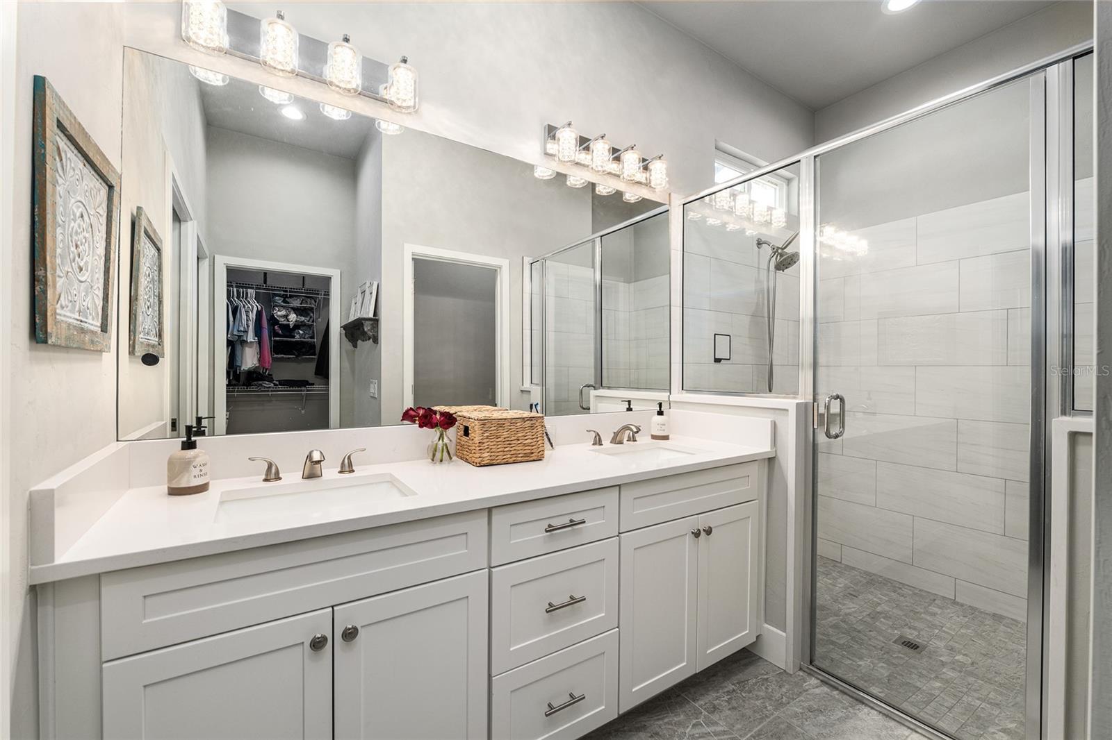 WESTON OAKS - Residential