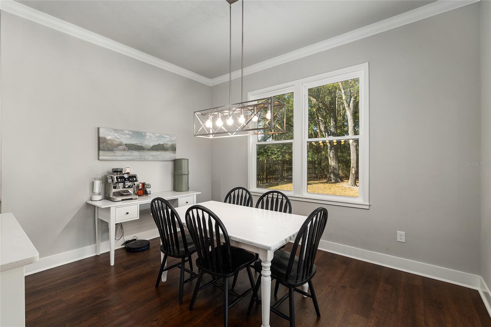 WESTON OAKS - Residential