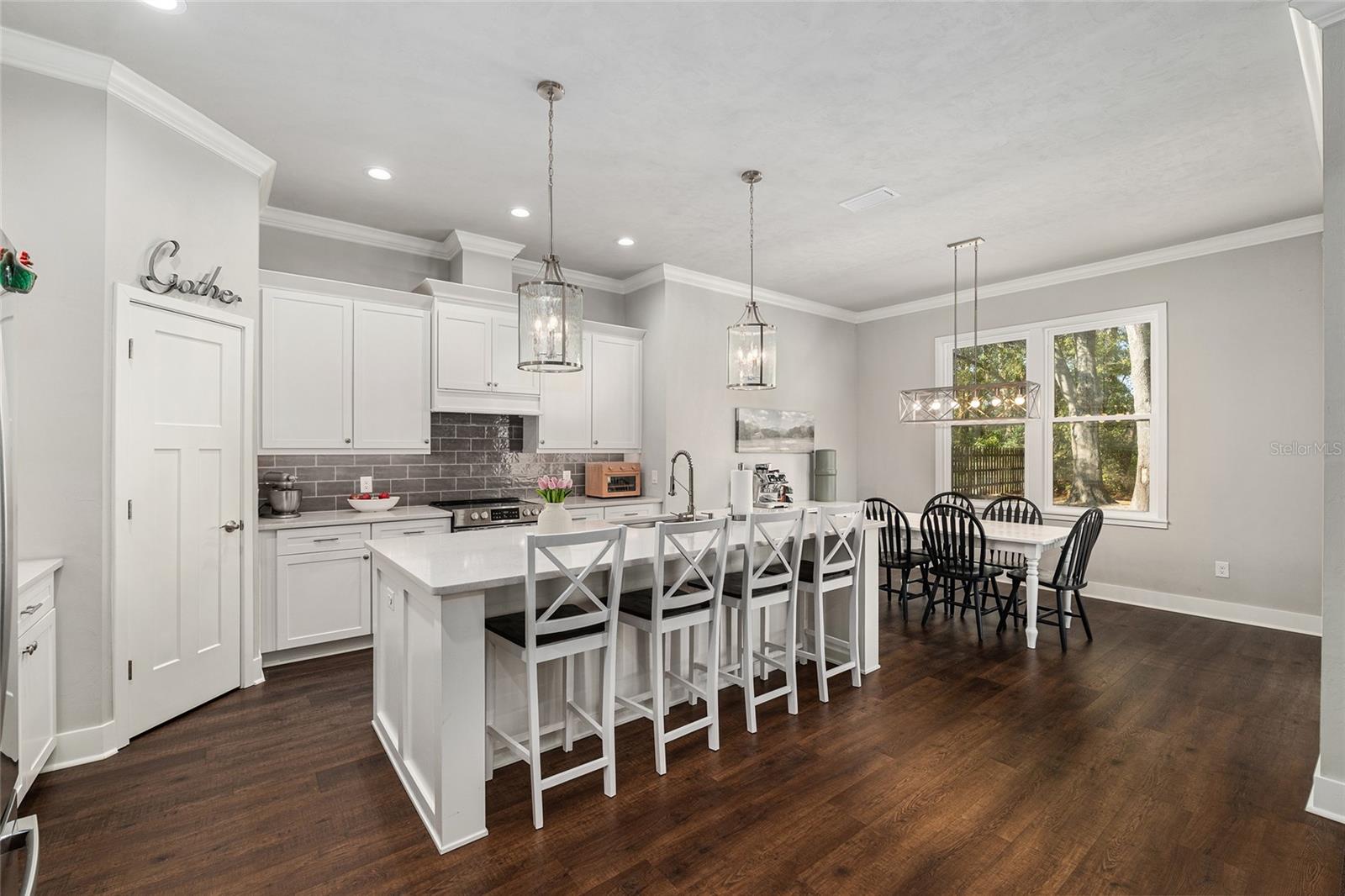 WESTON OAKS - Residential