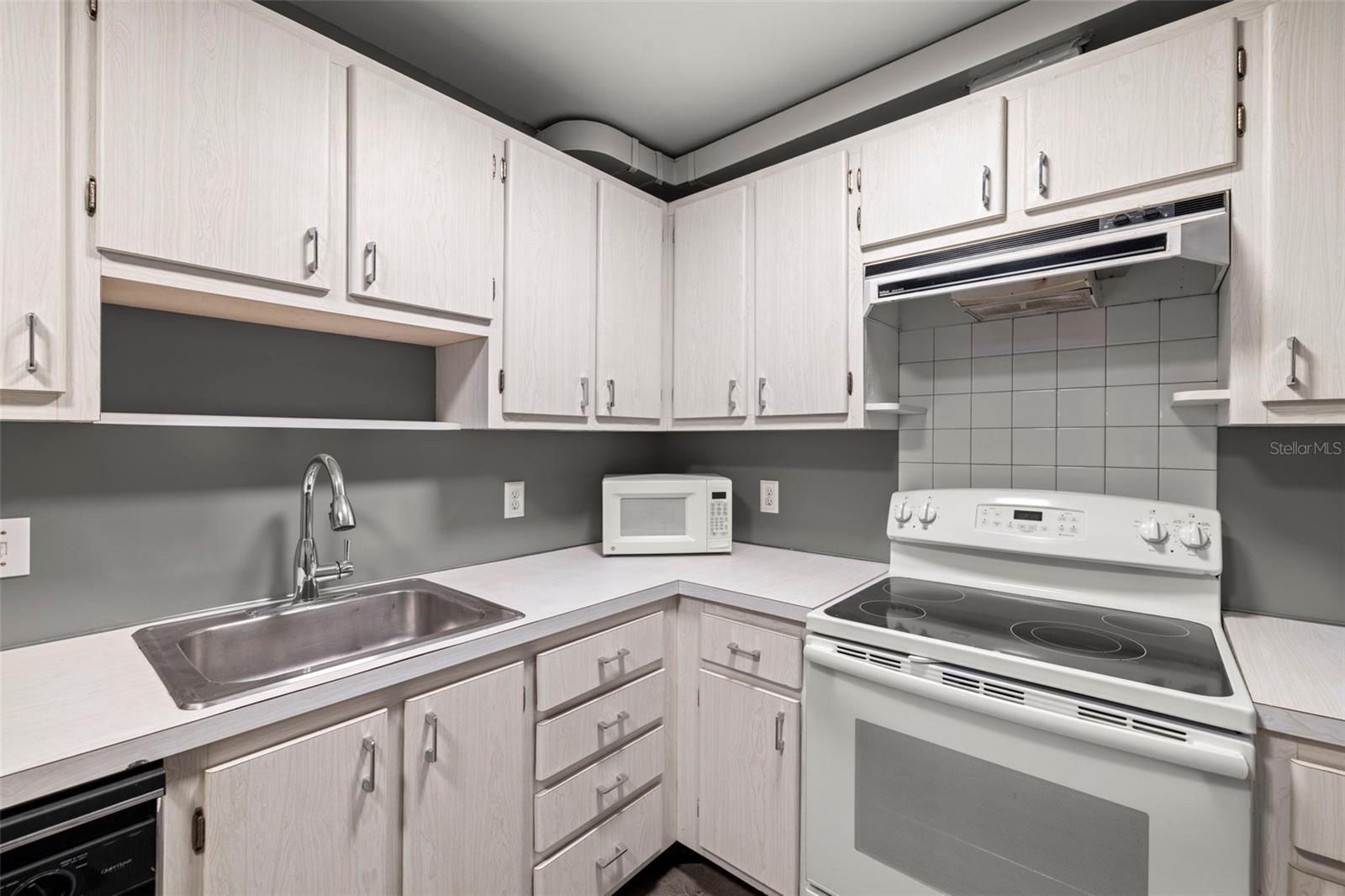 4611 W FIG STREET 208