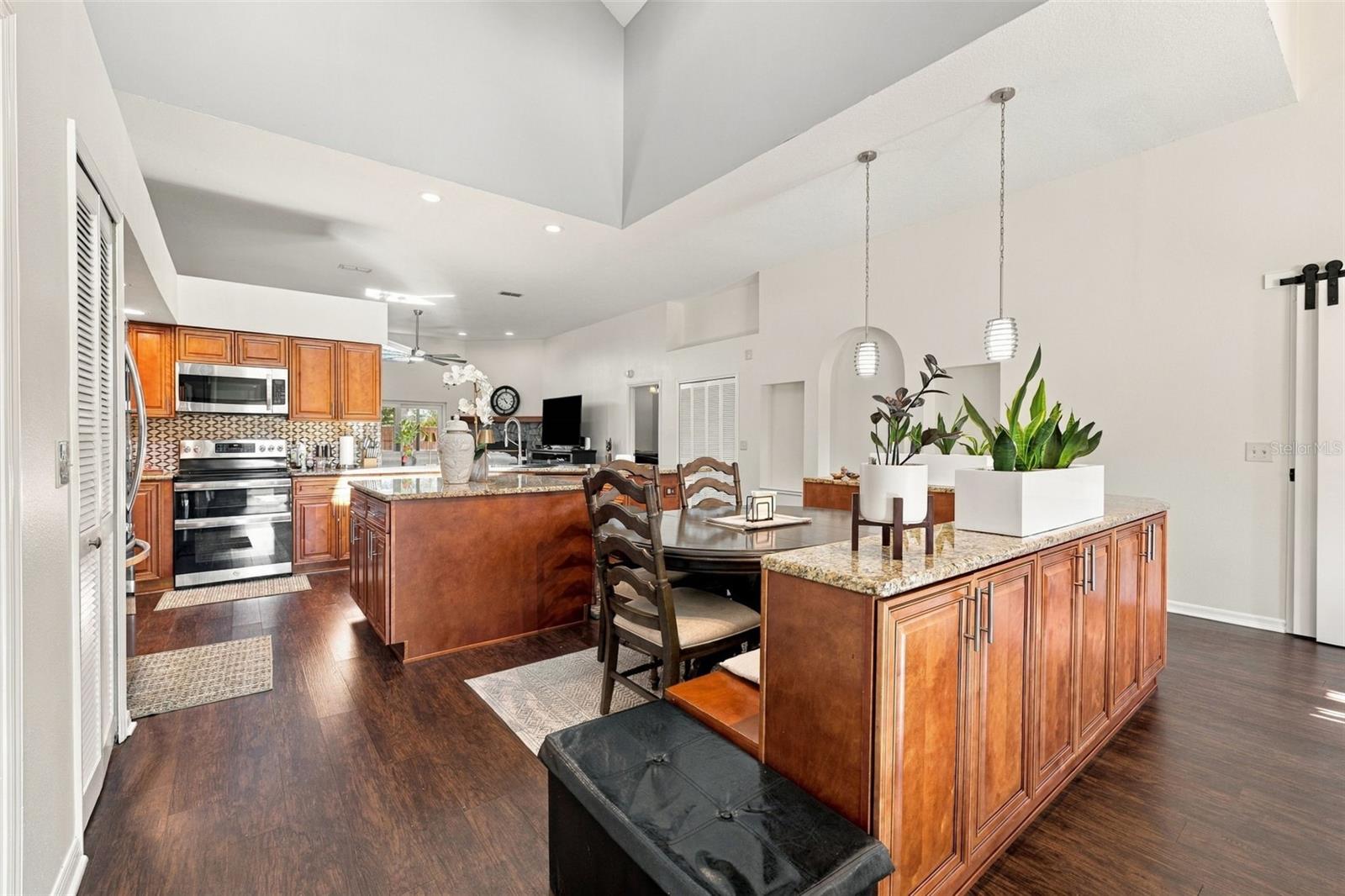 8708 CHARMING KNOLL COURT