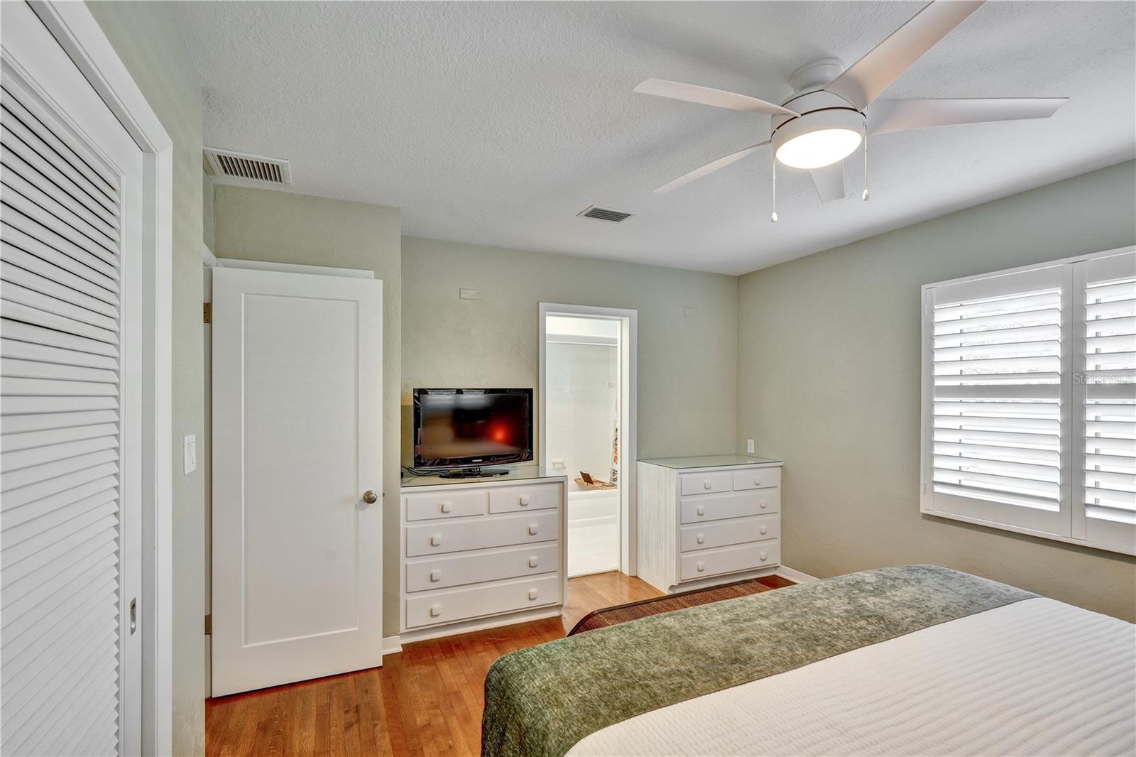 WEST SHADOW LAWN - Residential