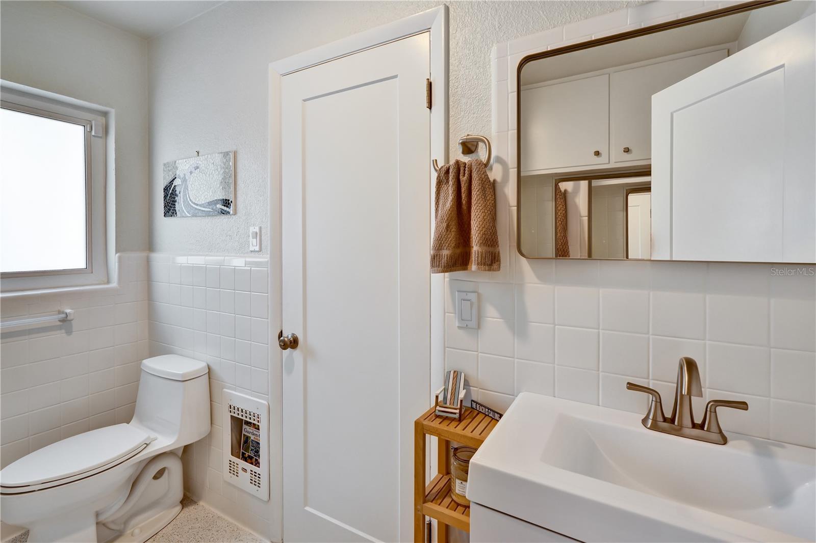 WEST SHADOW LAWN - Residential