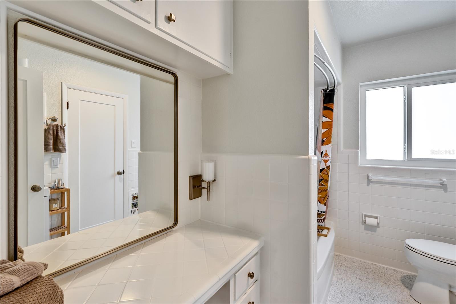 WEST SHADOW LAWN - Residential